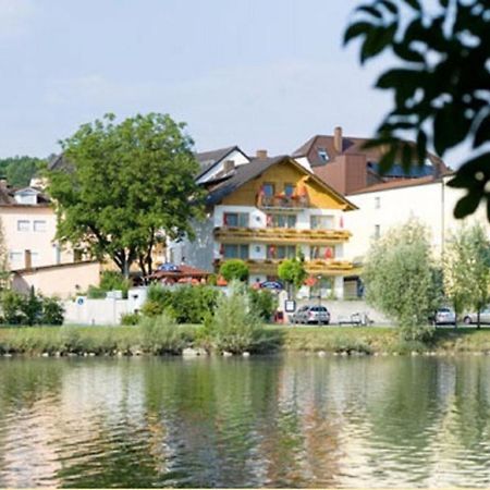 Landgasthof Moser & Restaurant Bootshaus Windorf  외부 사진